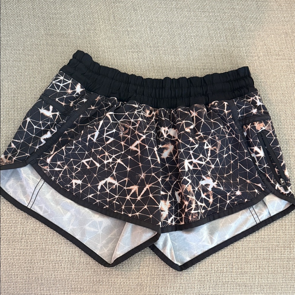 Lululemon Women's Black and White Geometric Shorts Size 4
